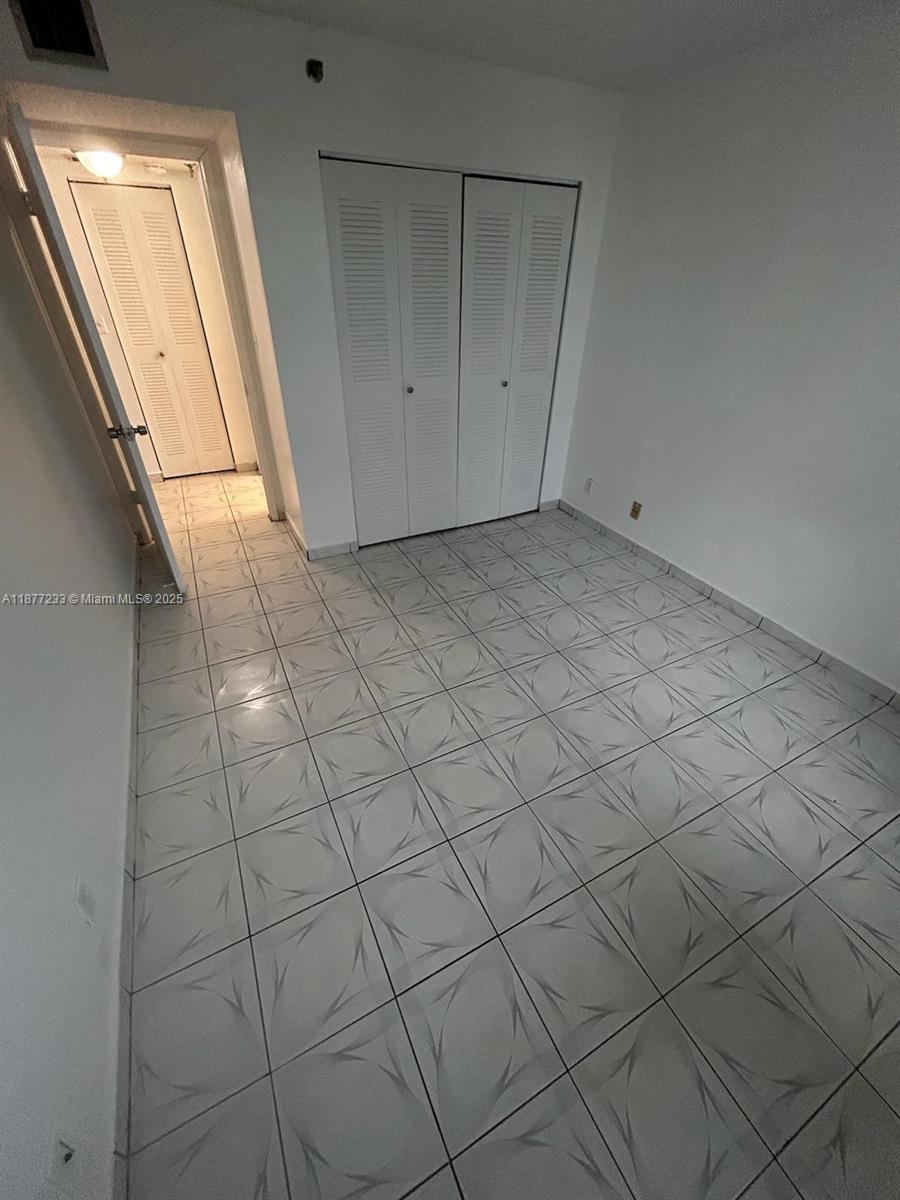 501 Southwest 1st Street, Unit 411 Miami, FL 33130 - Photo 15 of 18 a view of an empty room