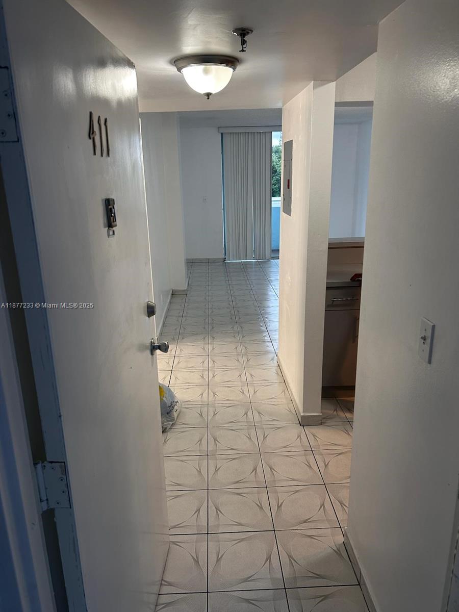 501 Southwest 1st Street, Unit 411 Miami, FL 33130 - Photo 4 of 18
