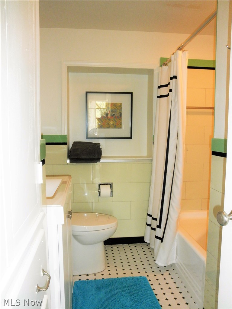 4023 Shaw Road Akron, OH 44333 - Photo 21 of 34