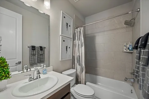 $5,995 | 4413 Eli Street, Houston, TX 77007