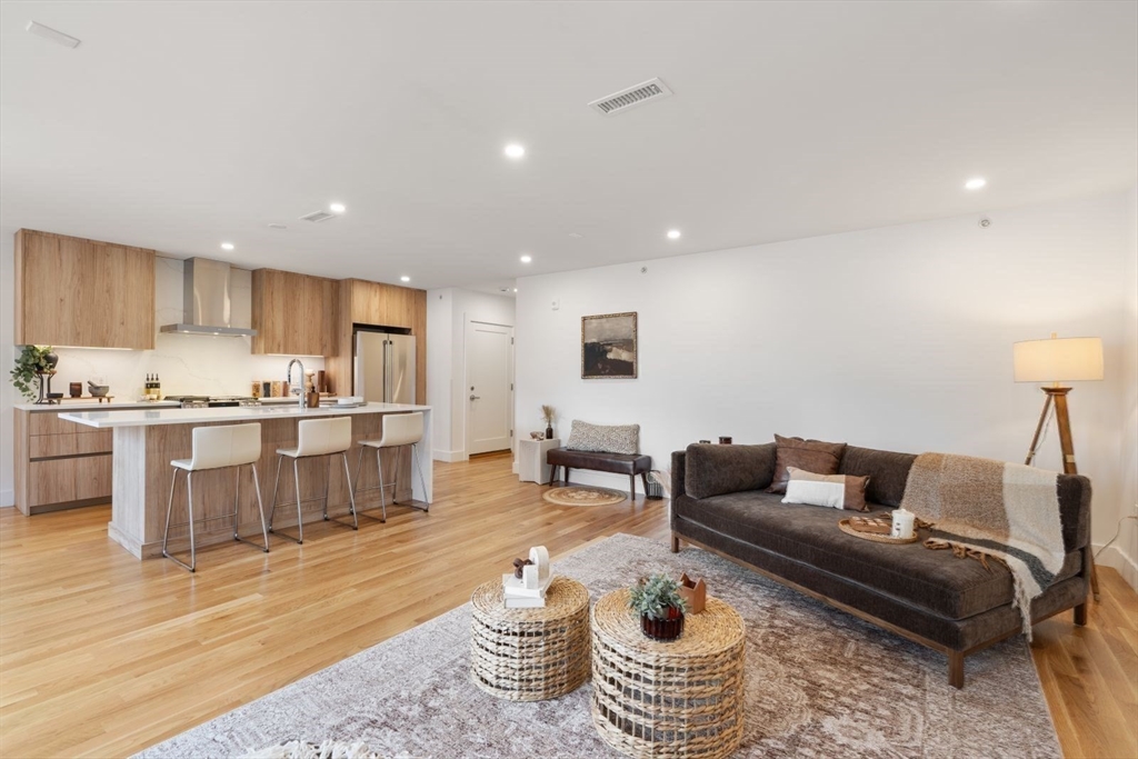 6 Gen Devine Way, Unit 1 Boston, MA 02127 - Photo 10 of 36