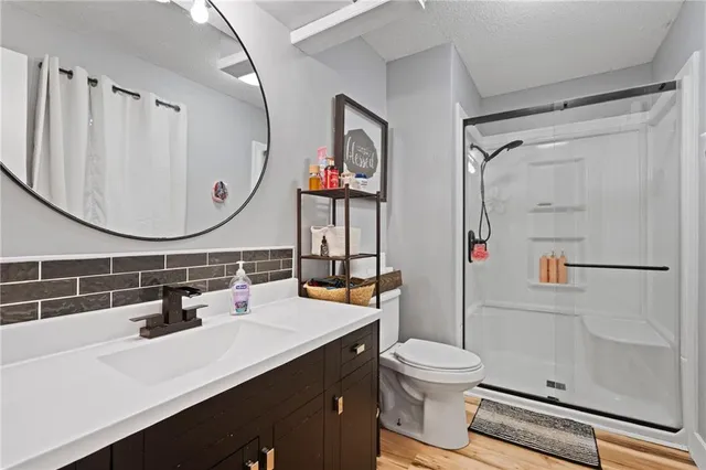 $305,000 | 2004 Maverick Trail, Harrisonville, MO 64701