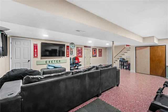 $305,000 | 2004 Maverick Trail, Harrisonville, MO 64701