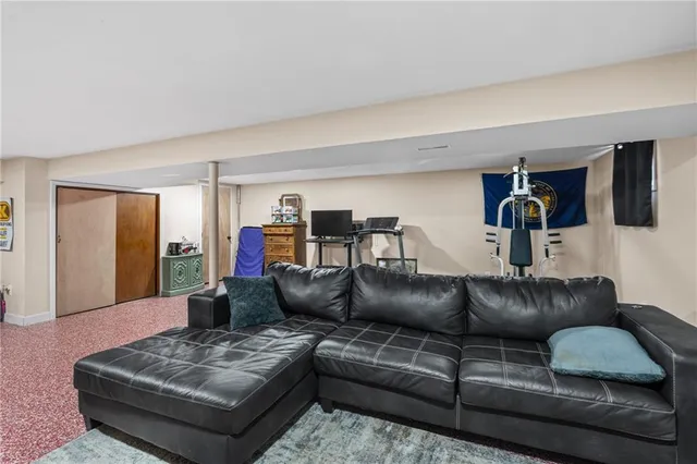 $305,000 | 2004 Maverick Trail, Harrisonville, MO 64701