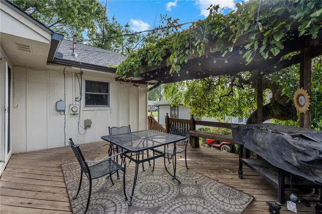 $305,000 | 2004 Maverick Trail, Harrisonville, MO 64701