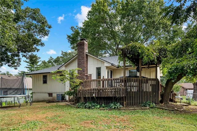 $305,000 | 2004 Maverick Trail, Harrisonville, MO 64701