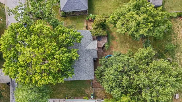 $305,000 | 2004 Maverick Trail, Harrisonville, MO 64701