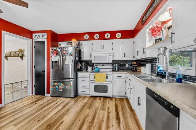 $305,000 | 2004 Maverick Trail, Harrisonville, MO 64701