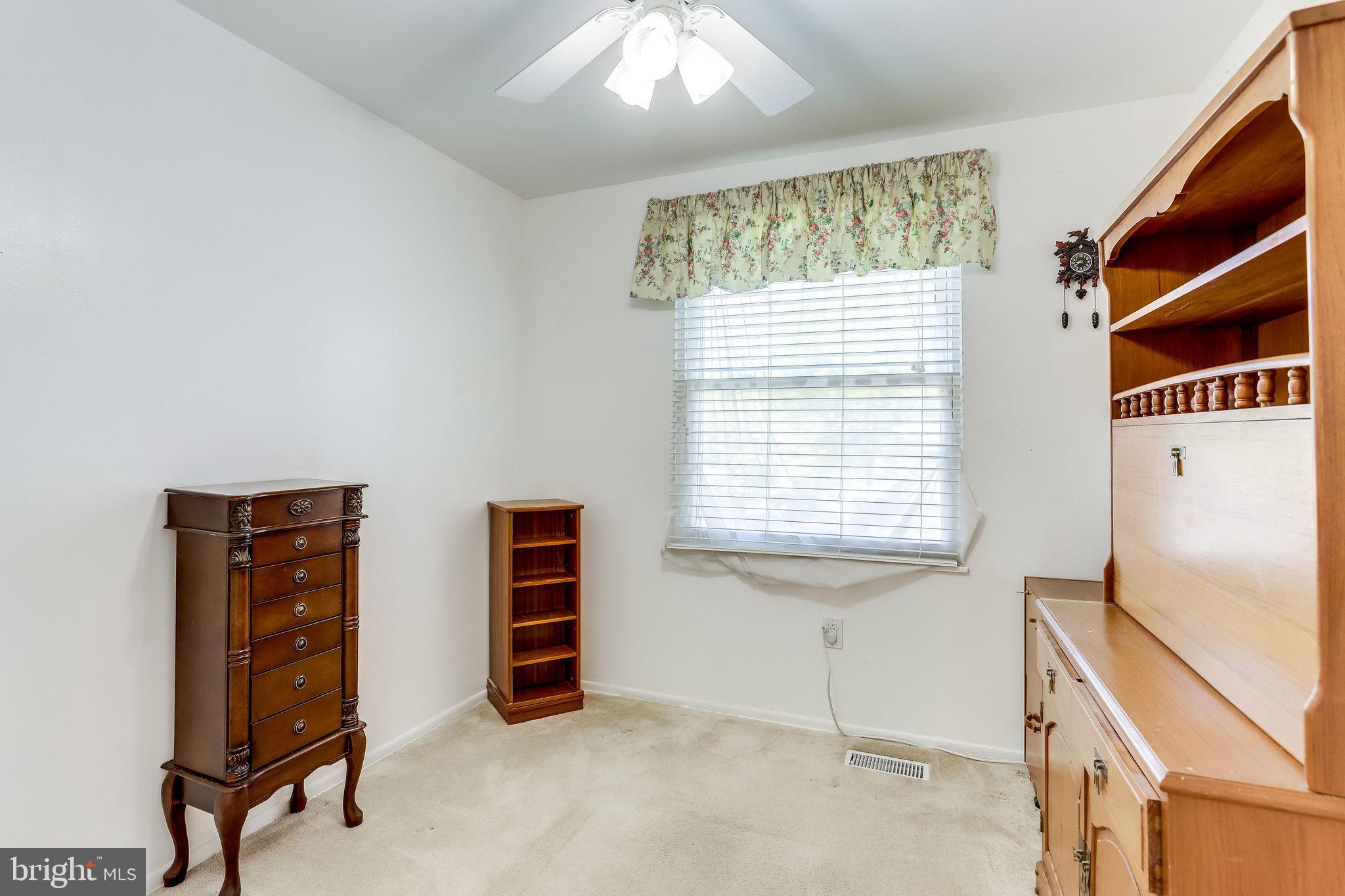 128 North Garfield Road Sterling, VA 20164 - Photo 21 of 39 3rd bedroom or office space