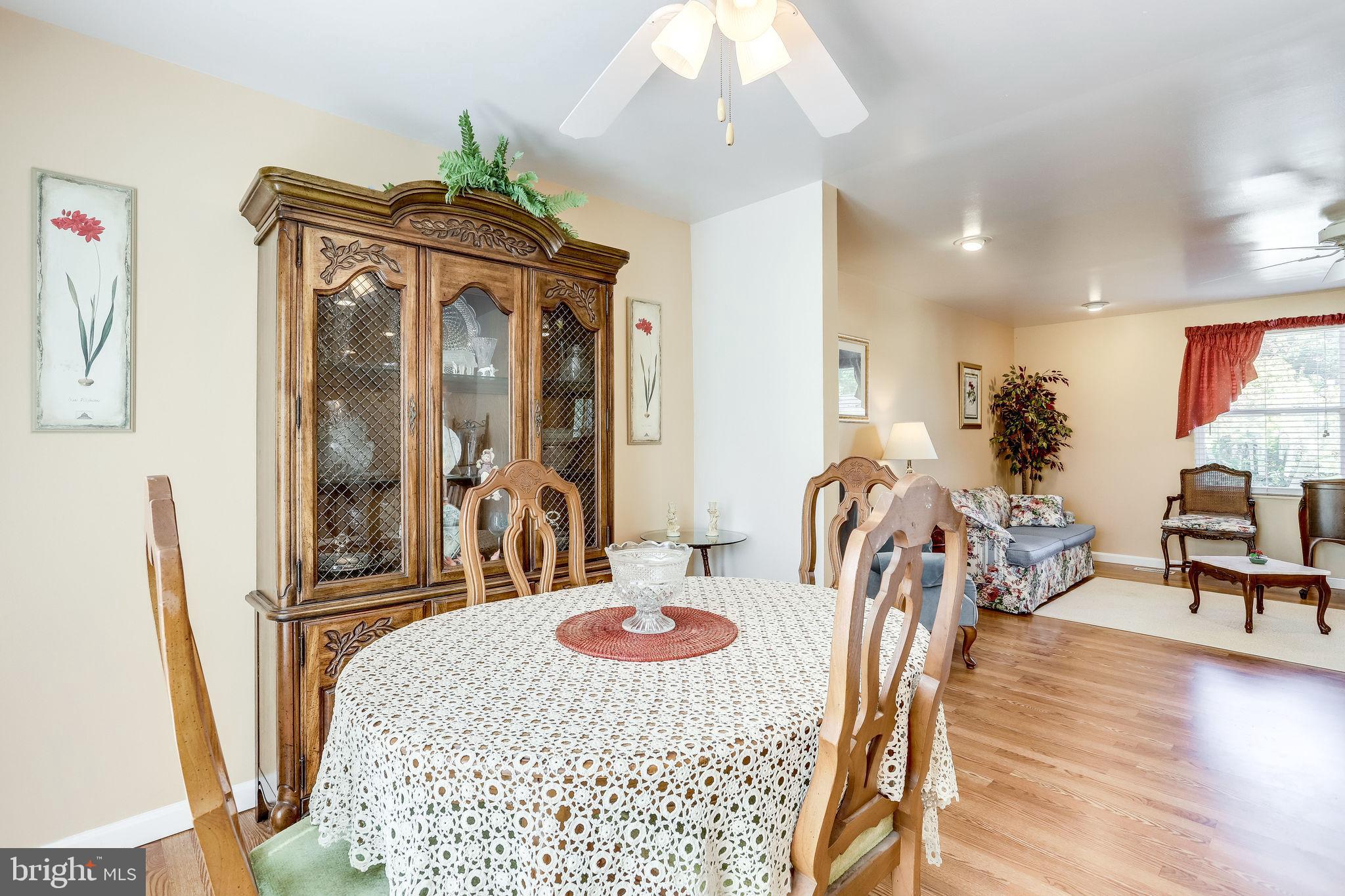 128 North Garfield Road Sterling, VA 20164 - Photo 8 of 39 Invite family over for holiday dinner