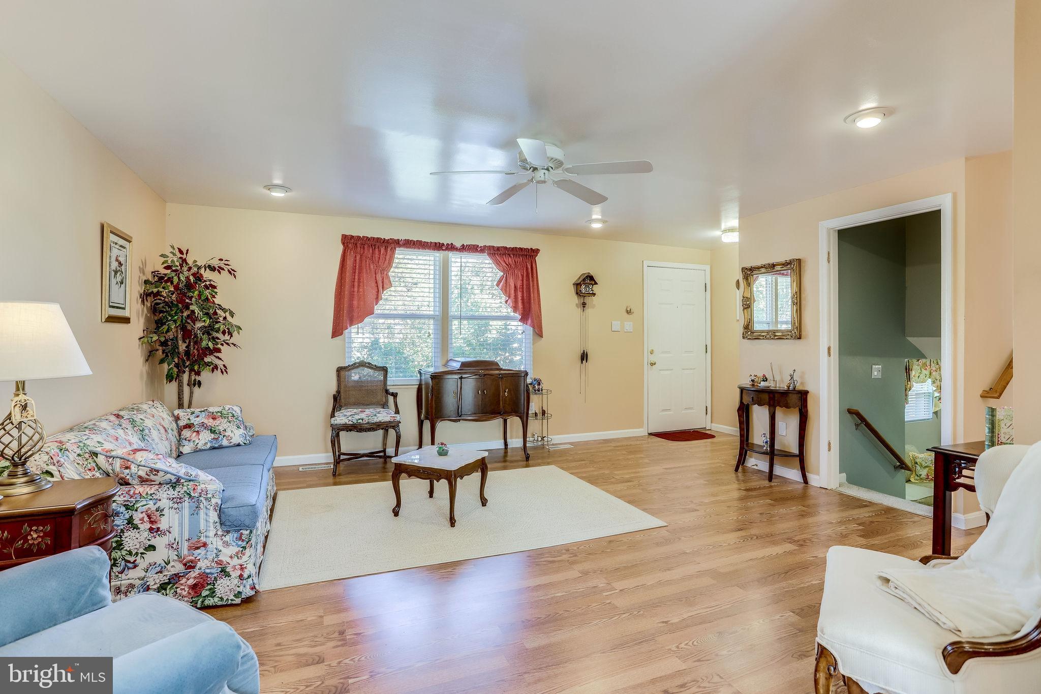 128 North Garfield Road Sterling, VA 20164 - Photo 10 of 39 Great light from window and recessed lighting