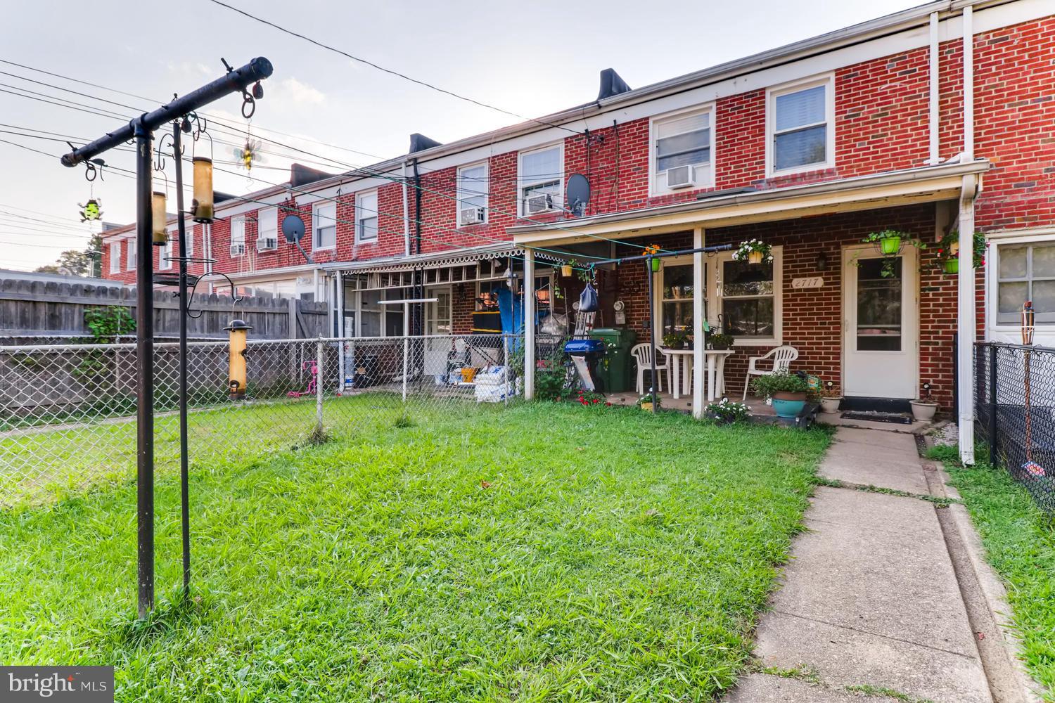 2717 Hollins Ferry Road Baltimore, MD 21230 - Photo 27 of 30 Fenced yard has been well maintained