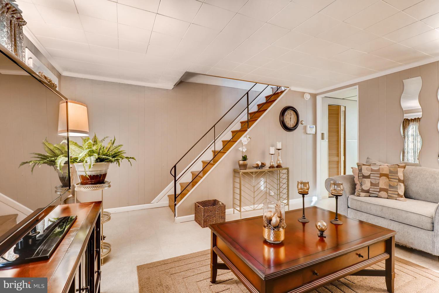 2717 Hollins Ferry Road Baltimore, MD 21230 - Photo 6 of 30 Beautiful color schemes throughout the space