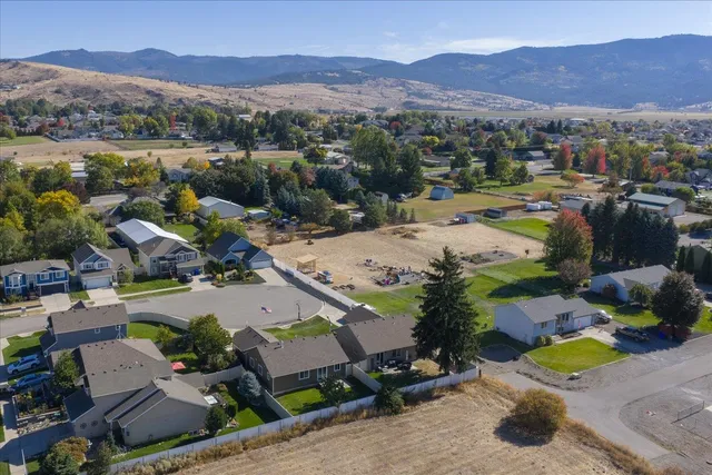 $449,900 | 520 South McKee Street, Greenacres, WA 99016