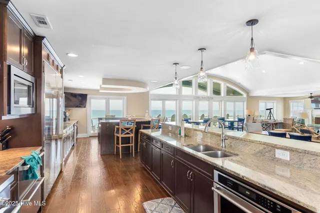 $5,400,000 | 4803 Ocean Drive, Emerald Isle, NC 28594