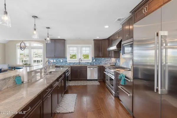 $5,400,000 | 4803 Ocean Drive, Emerald Isle, NC 28594