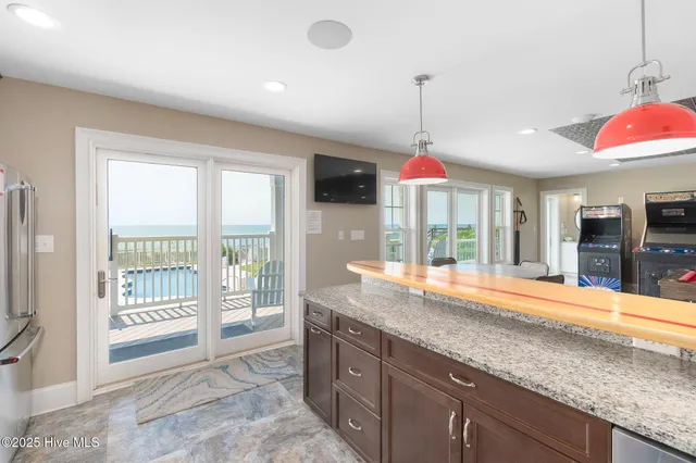 $5,400,000 | 4803 Ocean Drive, Emerald Isle, NC 28594