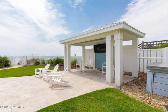 $5,400,000 | 4803 Ocean Drive, Emerald Isle, NC 28594