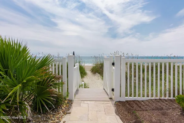 $5,400,000 | 4803 Ocean Drive, Emerald Isle, NC 28594