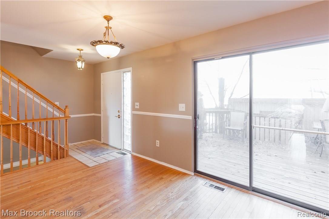777 Oak Brook Ridge Drive, Unit 124 Rochester, MI 48307 - Photo 6 of 28 IMG_1326.jpg