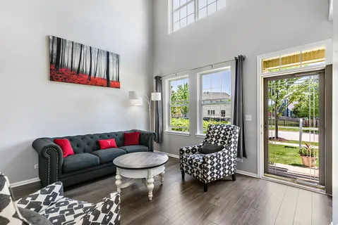 $525,000 | 394 Rockland Avenue, Elgin, IL 60124
