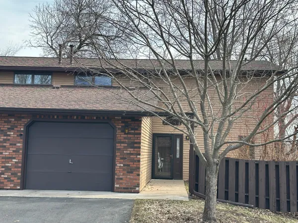 $230,000 | 434 East 11th Street, Unit I, New Richmond, WI 54017