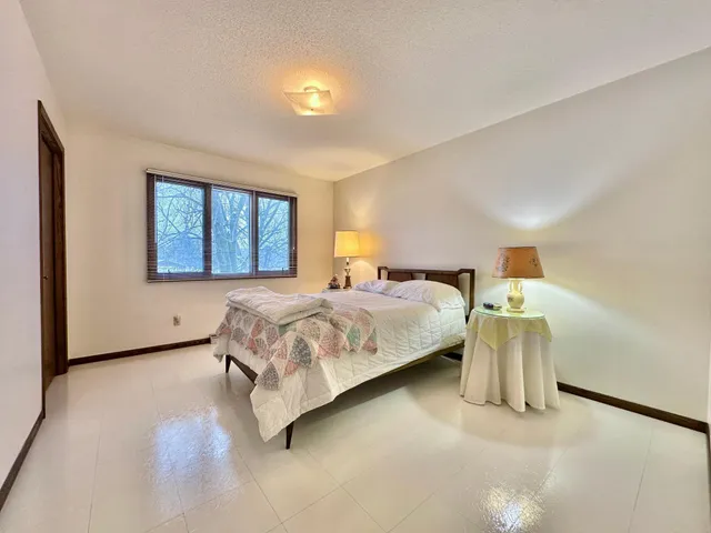 $240,000 | 434 East 11th Street, Unit I, New Richmond, WI 54017