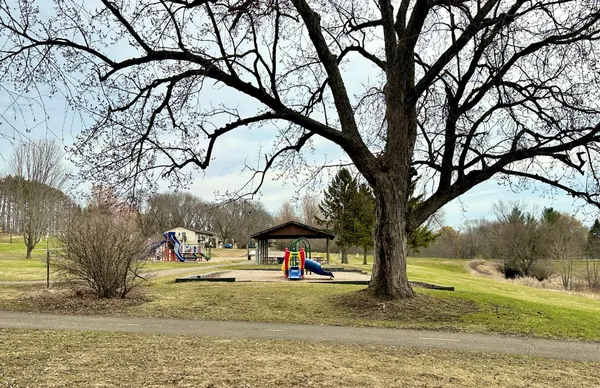 $230,000 | 434 East 11th Street, Unit I, New Richmond, WI 54017