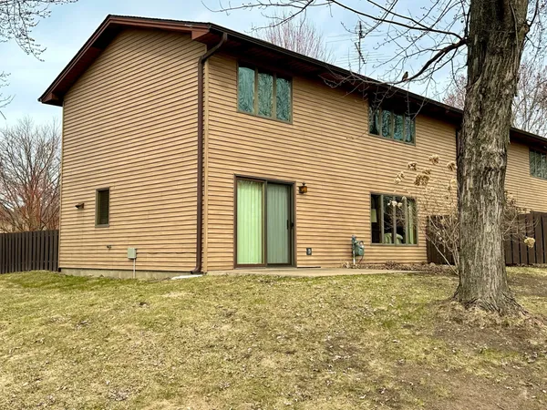 $230,000 | 434 East 11th Street, Unit I, New Richmond, WI 54017