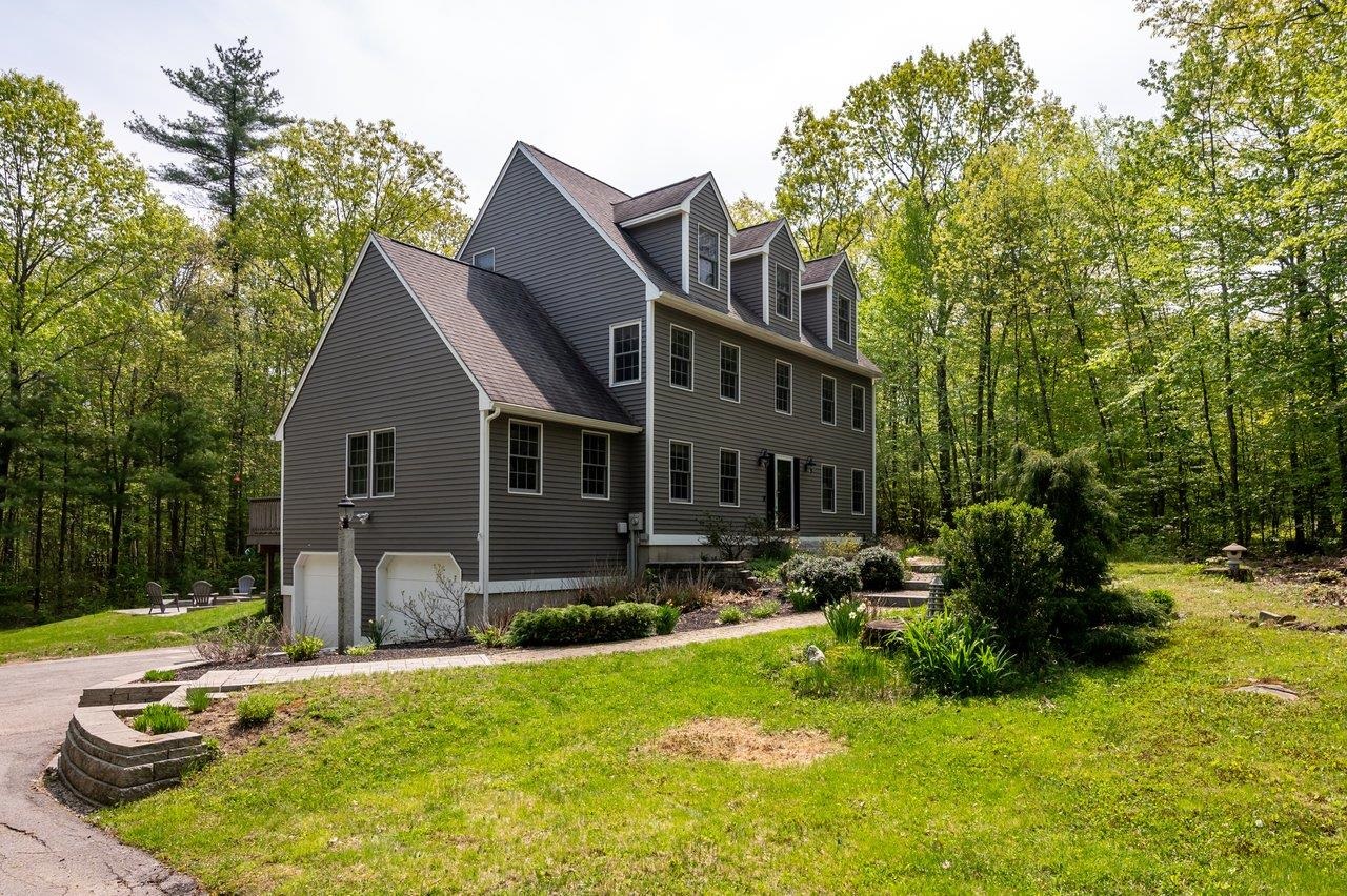 47 Blue Hills Drive Rochester, NH 03839 - Photo 2 of 34