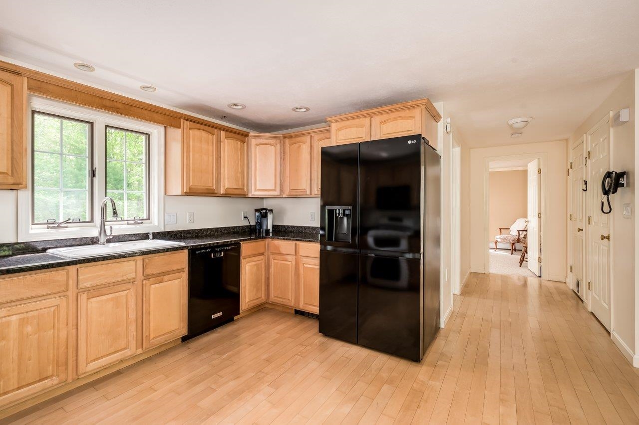 47 Blue Hills Drive Rochester, NH 03839 - Photo 5 of 34