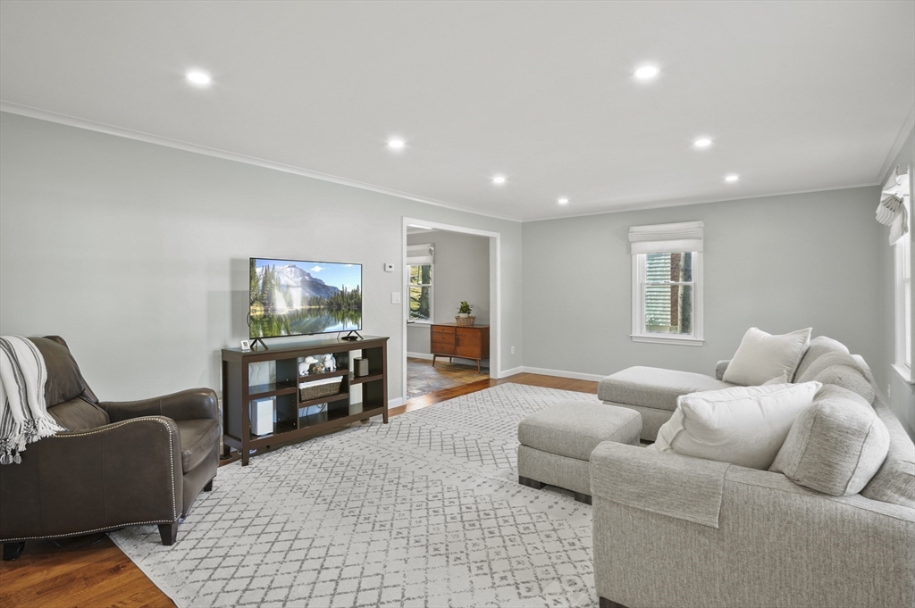 38 Eaton Road Framingham, MA 01701 - Photo 6 of 40