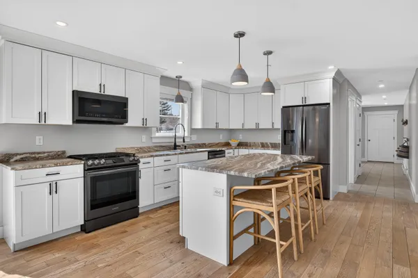 $925,000 | 2 Renee Road, Freeport, ME 04032
