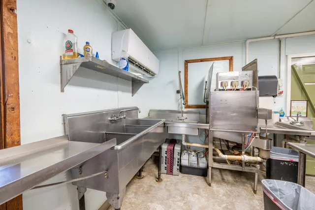 $695,000 | 2598 Tennessee Avenue North, Parsons, TN 38363