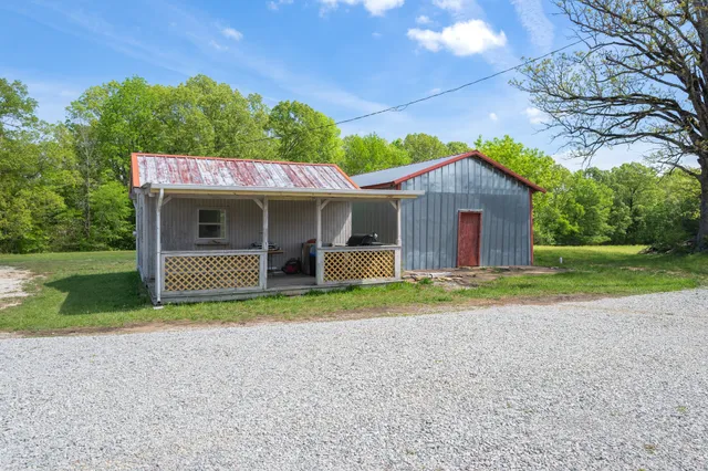 $695,000 | 2598 Tennessee Avenue North, Parsons, TN 38363