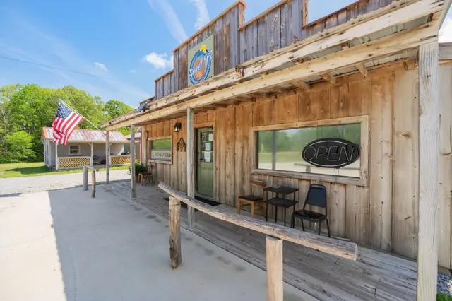 $695,000 | 2598 Tennessee Avenue North, Parsons, TN 38363