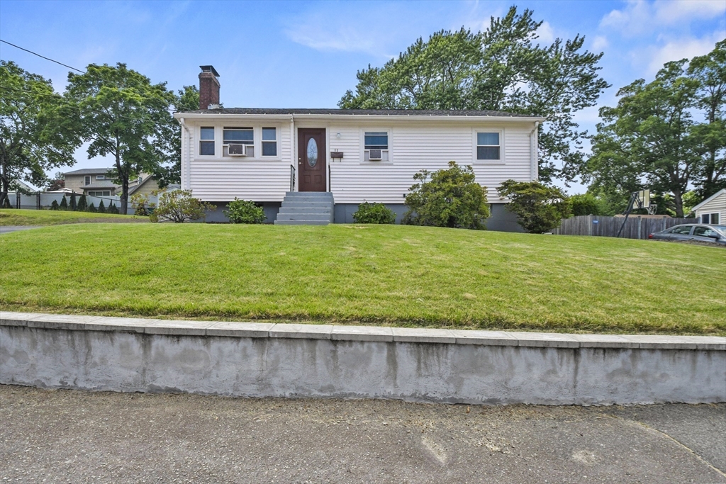11 Hill Road Holbrook, MA 02343 - Photo 3 of 40 Gallery Image 3