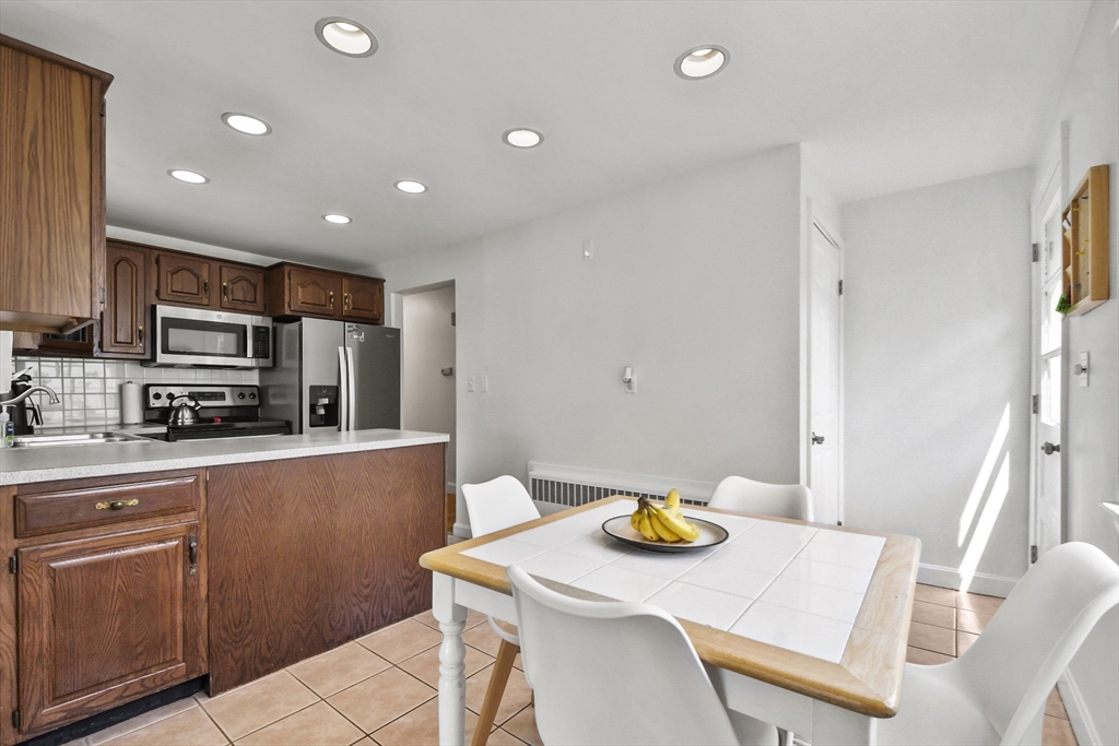 11 Hill Road Holbrook, MA 02343 - Photo 8 of 40 Gallery Image 8