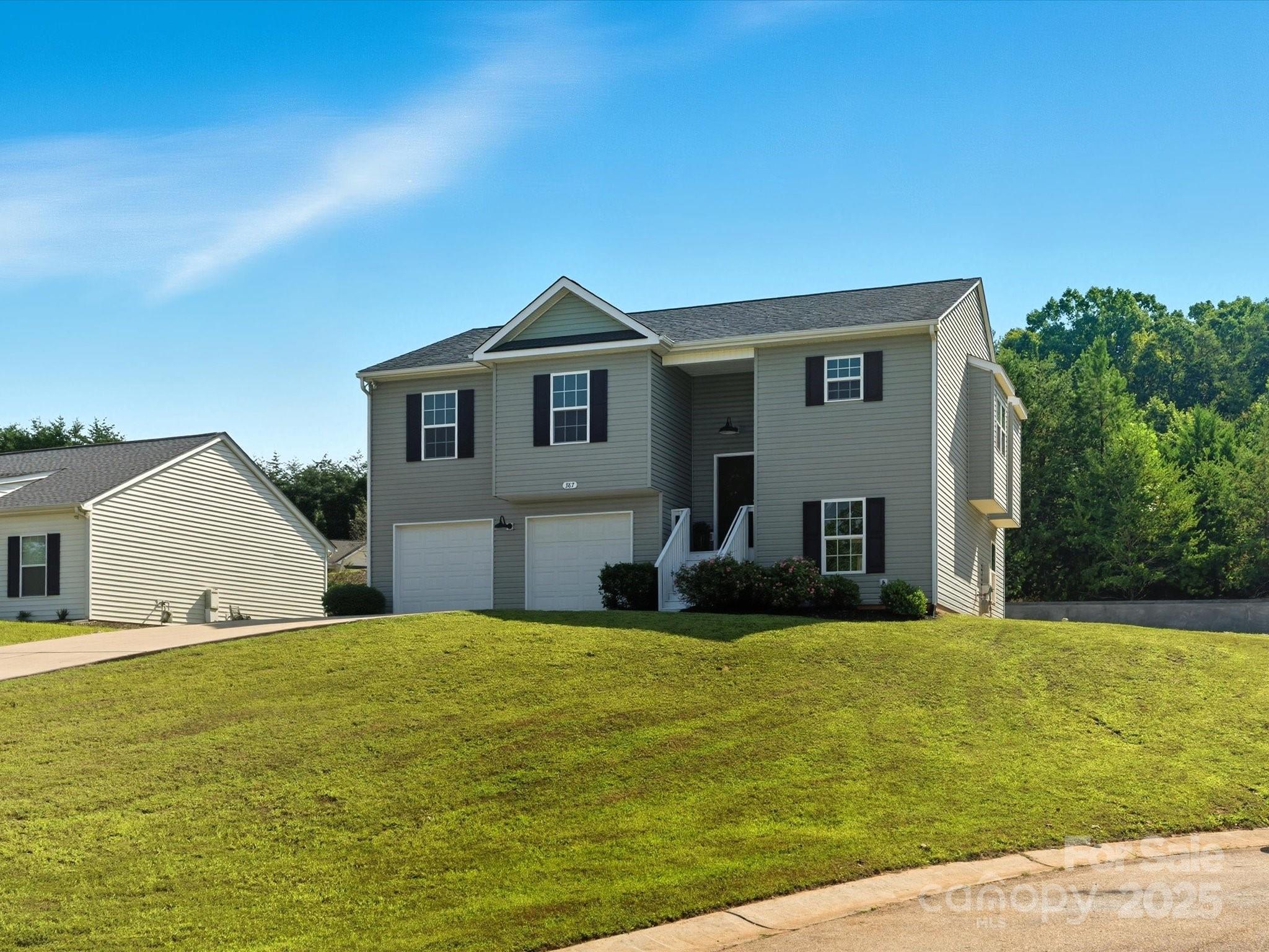 387 Lone Tree Lane Clover, SC 29710 - Photo 4 of 48 Gallery Image 4