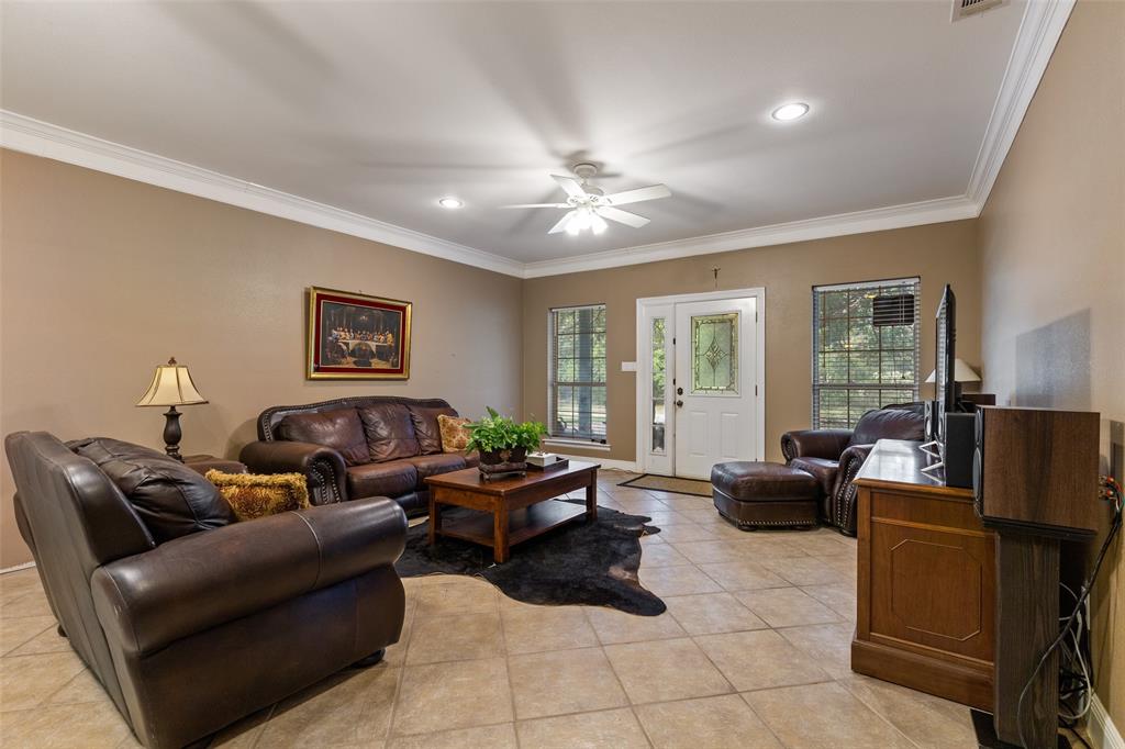 3924 Cross Timber Road Burleson, TX 76028 - Photo 8 of 40