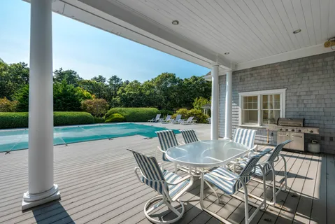 48 Peacock Path, Quogue, NY 11959