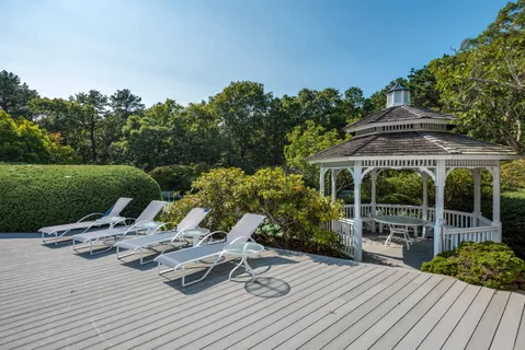 48 Peacock Path, Quogue, NY 11959