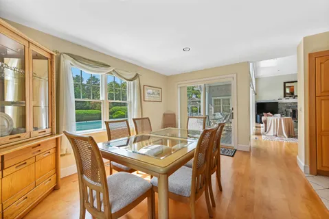 48 Peacock Path, Quogue, NY 11959