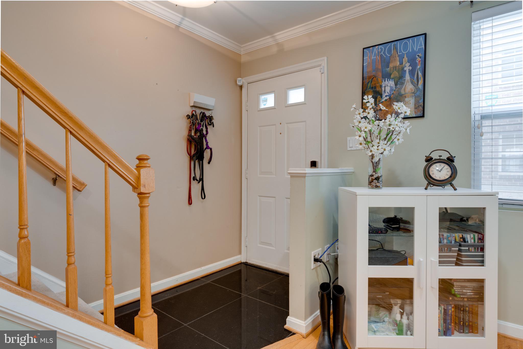 3028 South Glebe Road, Unit 3028 Arlington, VA 22206 - Photo 3 of 43 Foyer