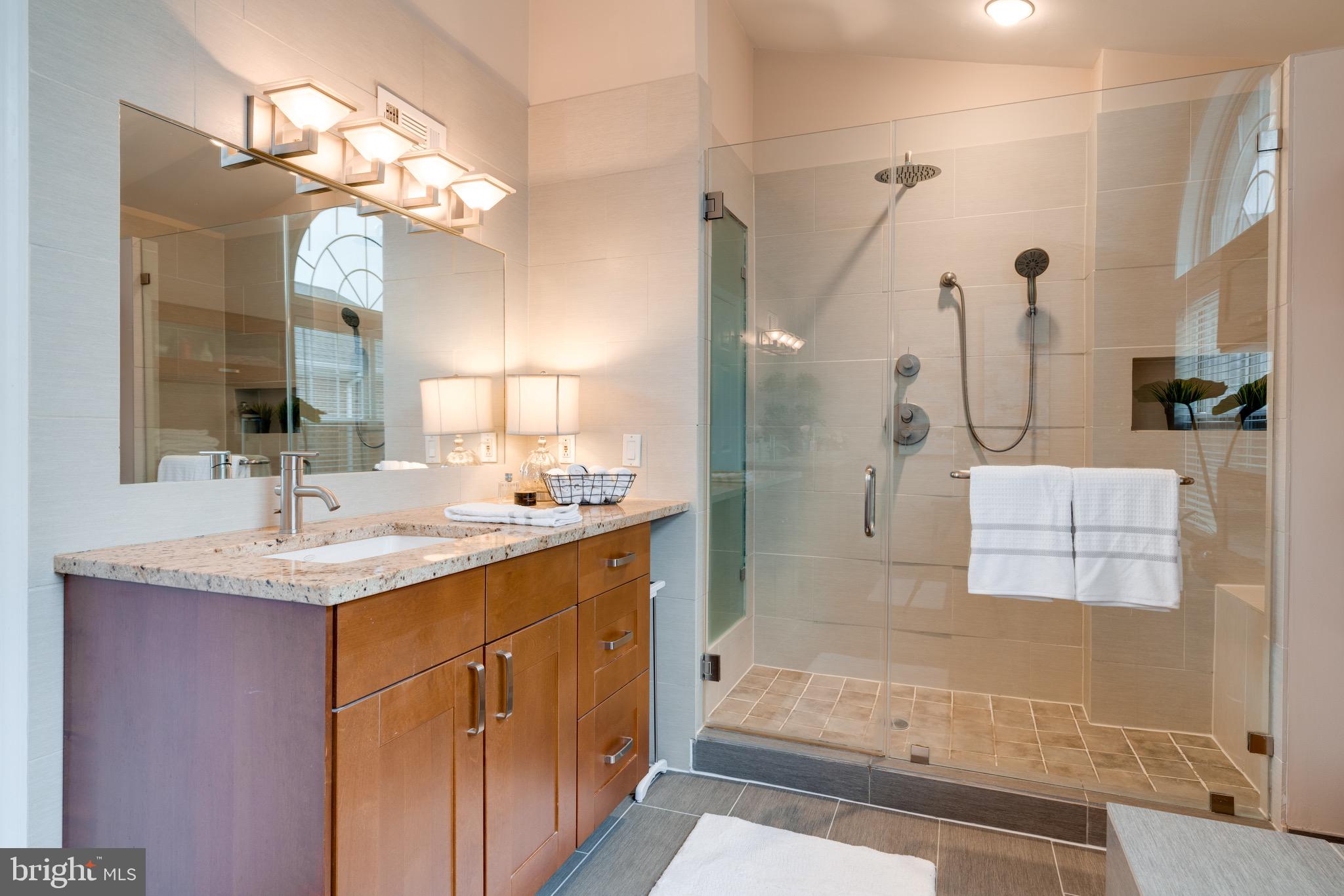 3028 South Glebe Road, Unit 3028 Arlington, VA 22206 - Photo 35 of 43 Master bath / shower