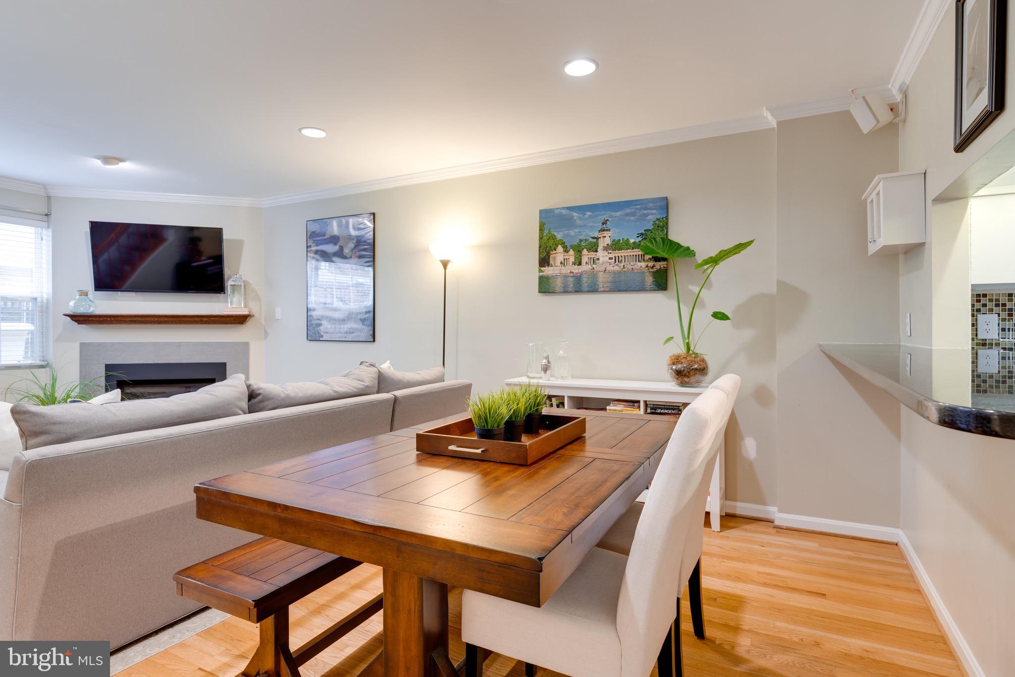 3028 South Glebe Road, Unit 3028 Arlington, VA 22206 - Photo 10 of 43 Dining room