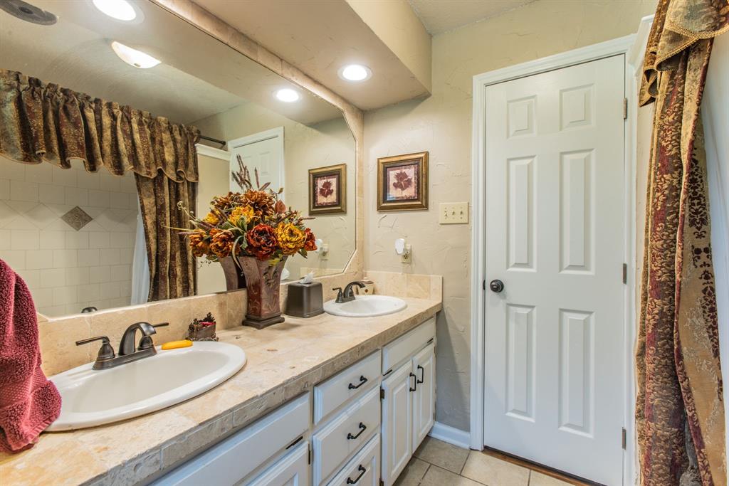 550 Creek Road Lorena, TX 76655 - Photo 14 of 34