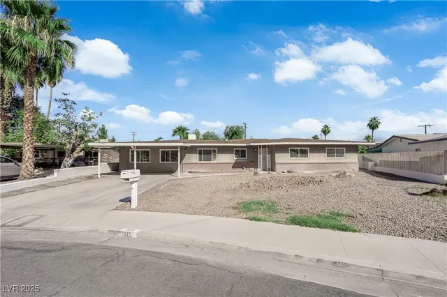 $2,800 | 105 Woodley Street, Las Vegas, NV 89106