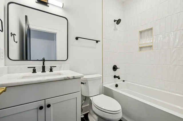 $699,900 | 828 E Watts Lane, Nashville, TN 37209