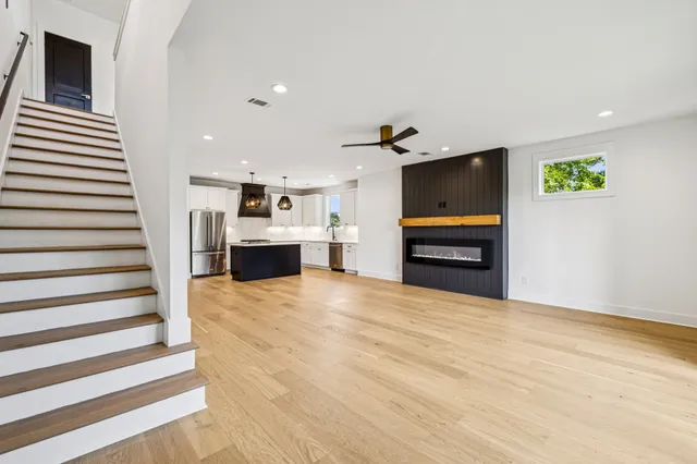 $699,900 | 828 E Watts Lane, Nashville, TN 37209